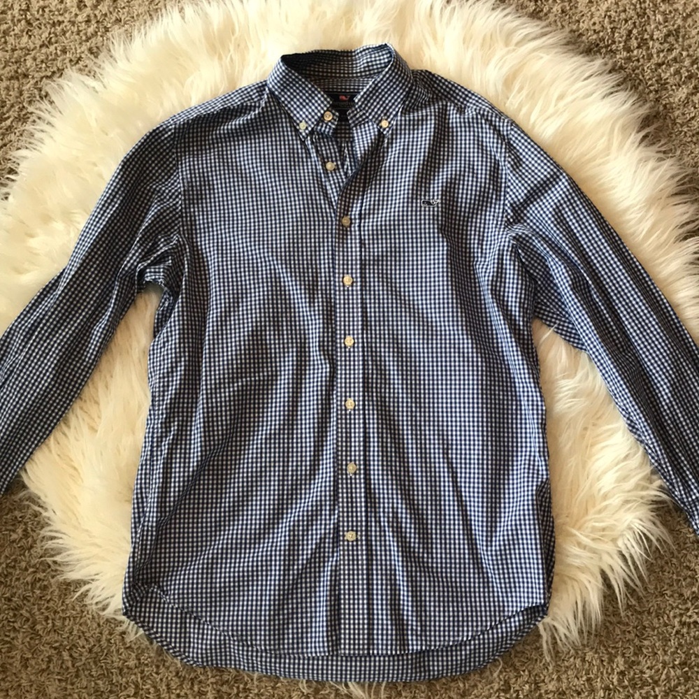VV button down